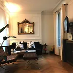 Montmartre Parisian Apartment - Full 51 M2
